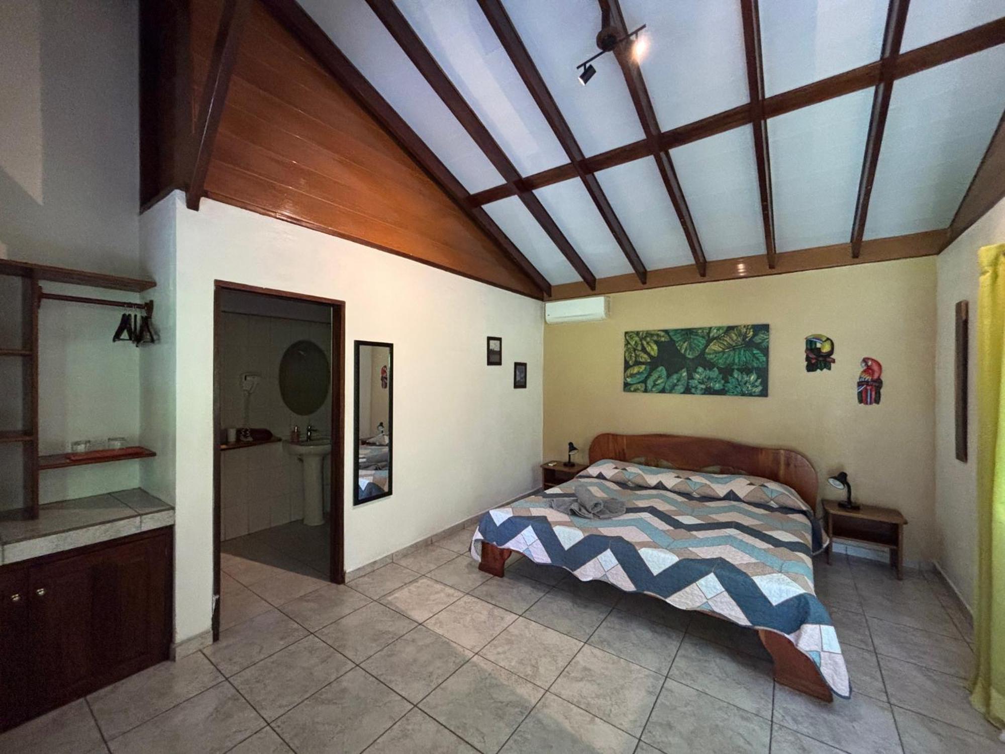 Hotel Suizo Loco Lodge & Resort Cahuita Luaran gambar