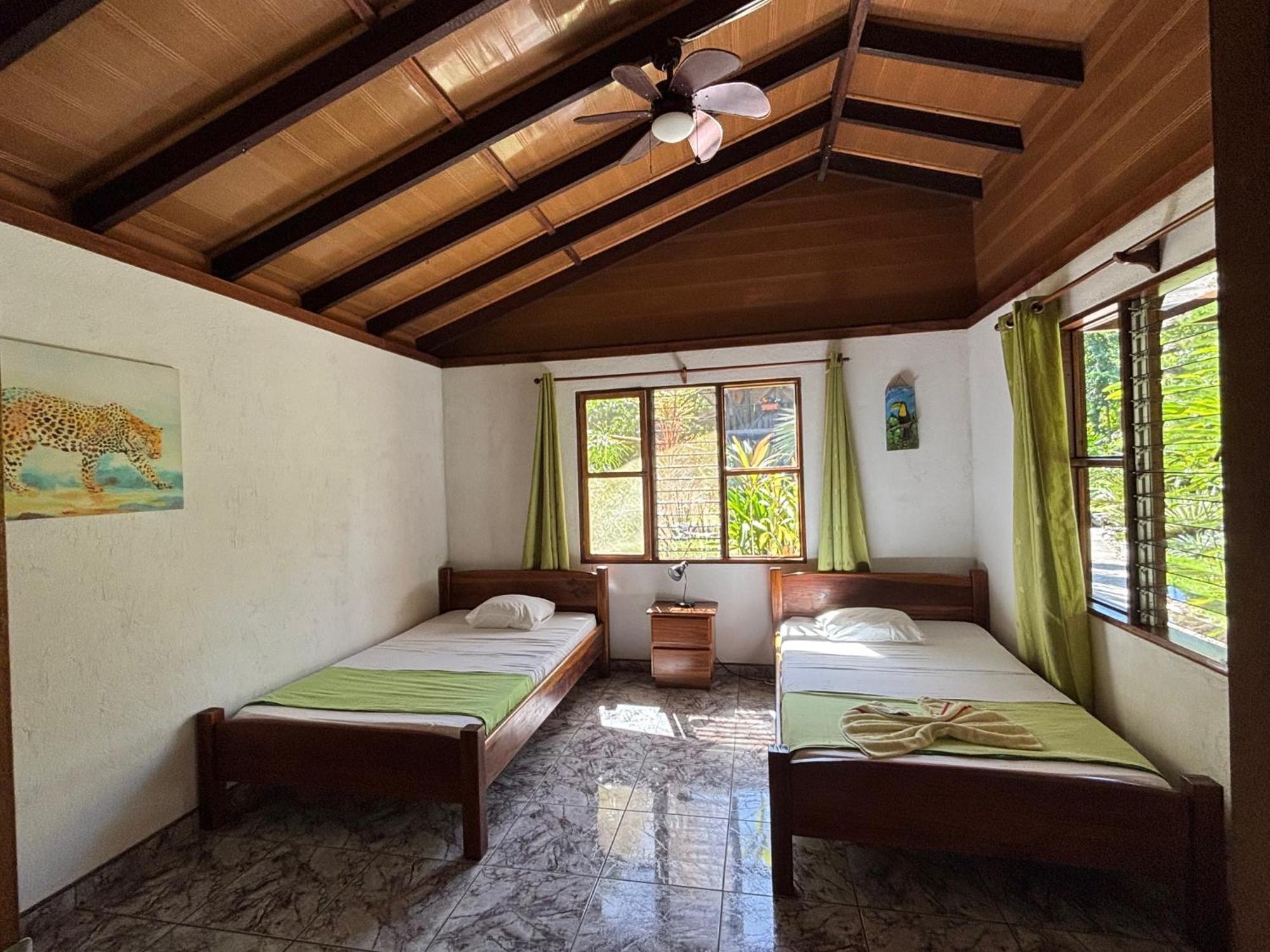 Hotel Suizo Loco Lodge & Resort Cahuita Luaran gambar