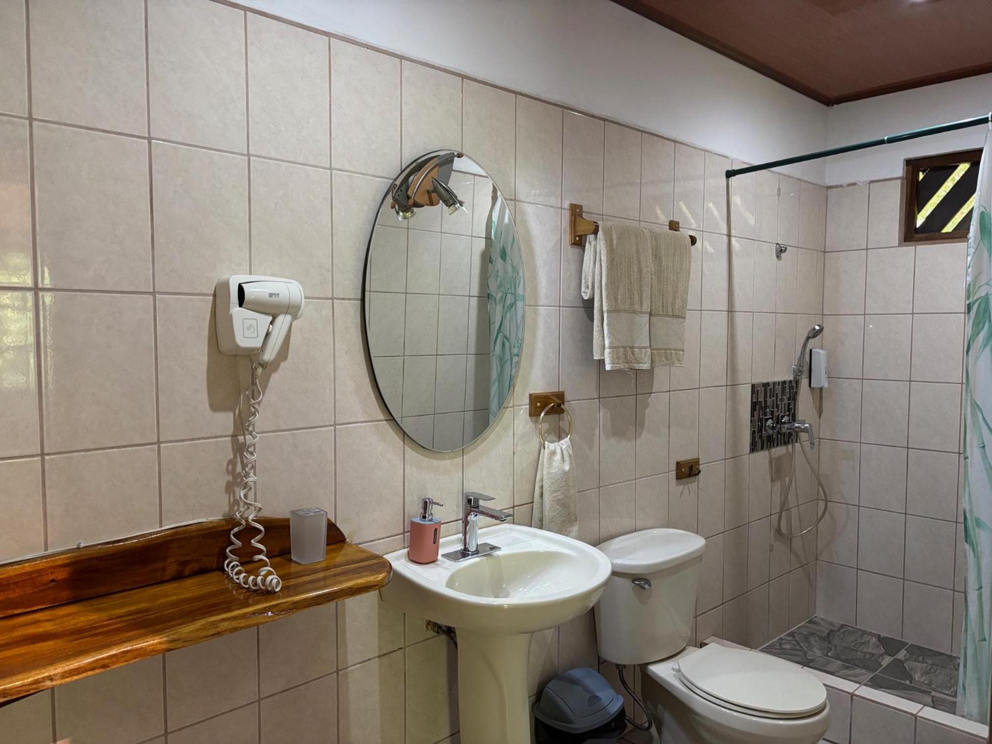 Hotel Suizo Loco Lodge & Resort Cahuita Luaran gambar