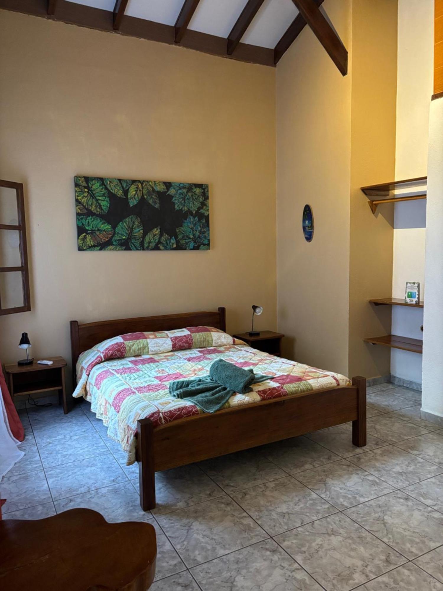 Hotel Suizo Loco Lodge & Resort Cahuita Luaran gambar