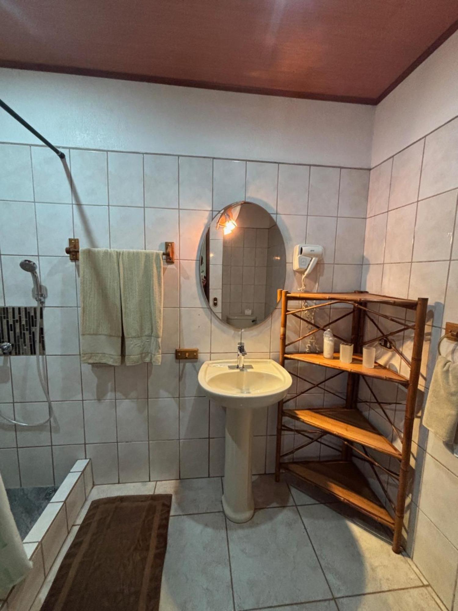 Hotel Suizo Loco Lodge & Resort Cahuita Luaran gambar