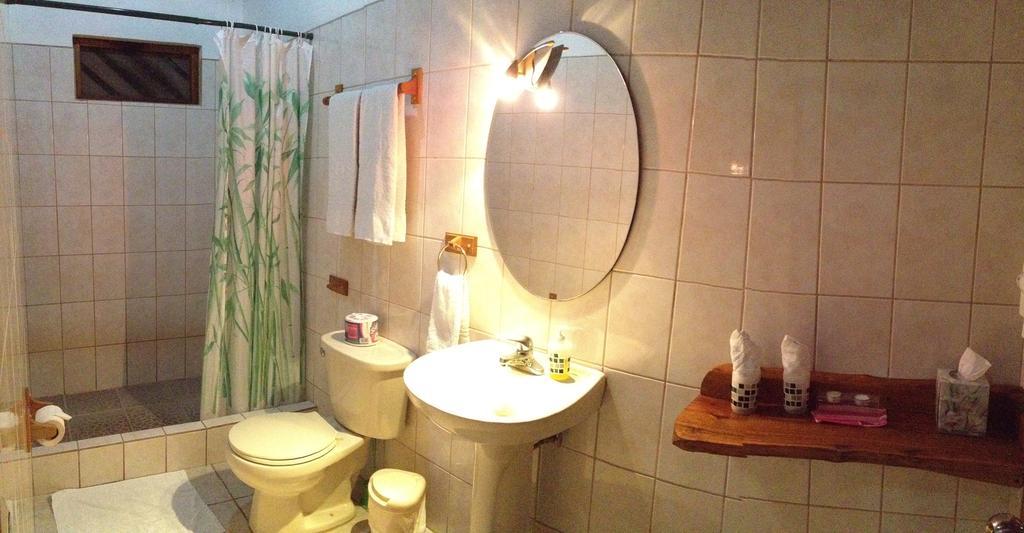 Hotel Suizo Loco Lodge & Resort Cahuita Bilik gambar